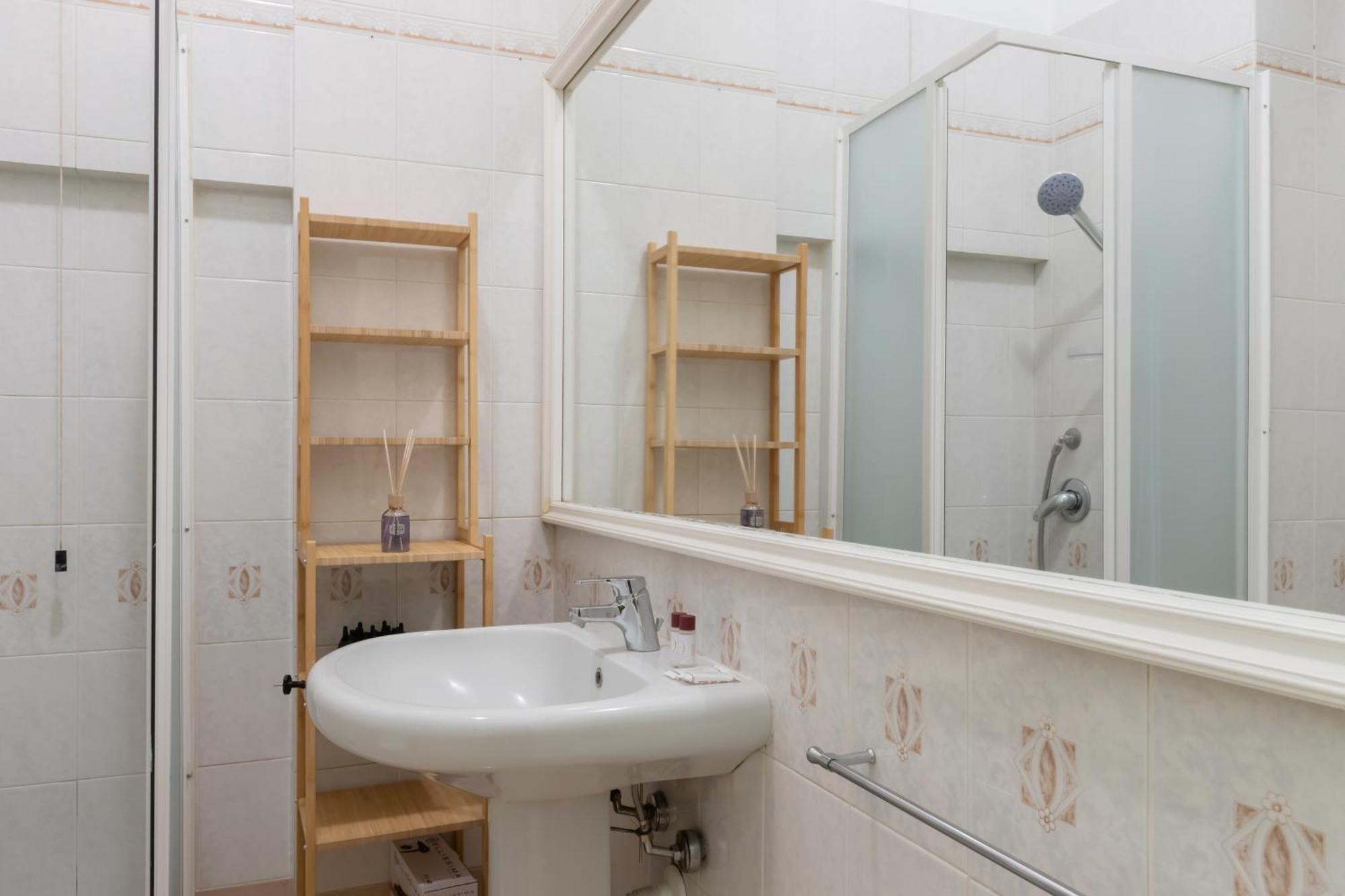 Ferienwohnung Sanzio City Escape - 15Min From Duomo Mailand Exterior foto