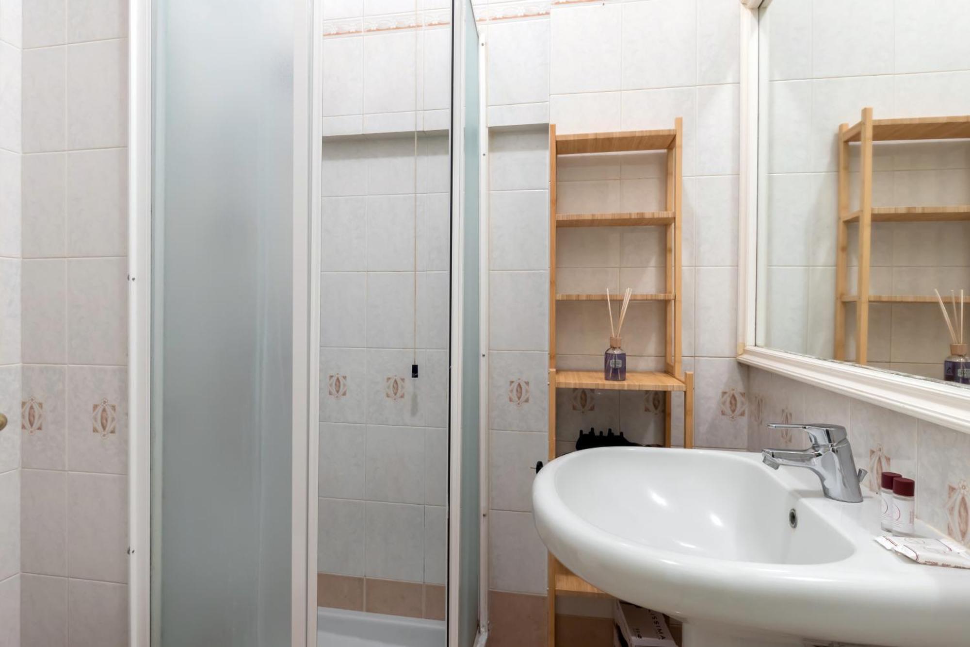 Ferienwohnung Sanzio City Escape - 15Min From Duomo Mailand Exterior foto